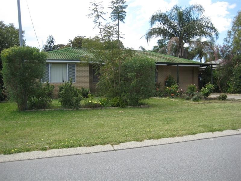 6 Silver Mallee Close, Camillo WA 6111