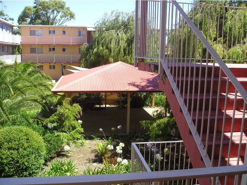 21 Disney Street, Parmelia WA 6167