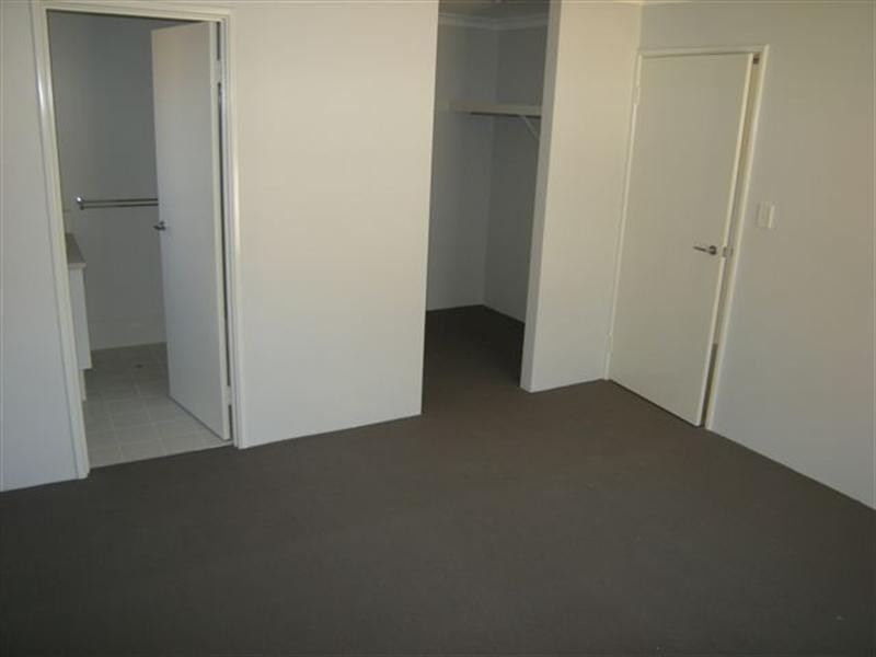 17 Jeffrey Loop, Brookdale WA 6112