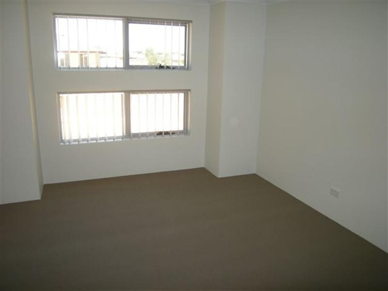 25 Jeffrey Loop, Brookdale WA 6112