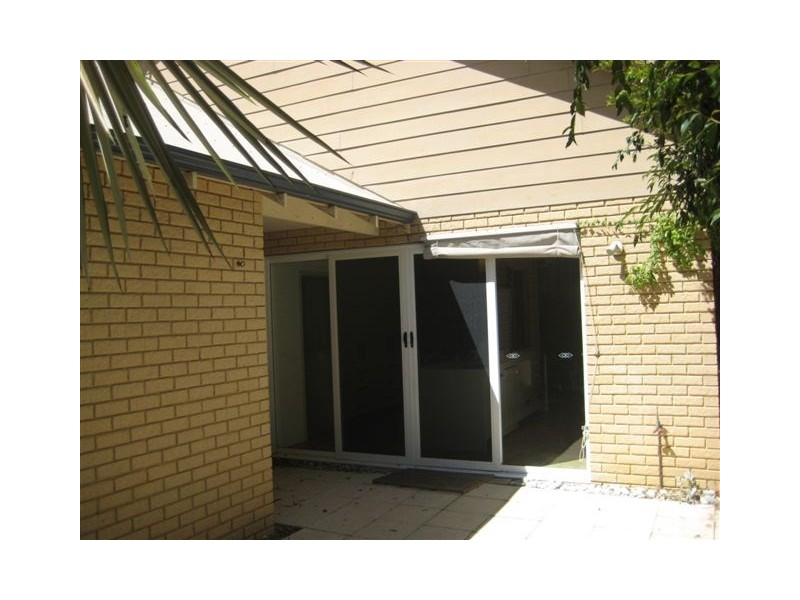 18 Bolton Place, Fremantle WA 6160