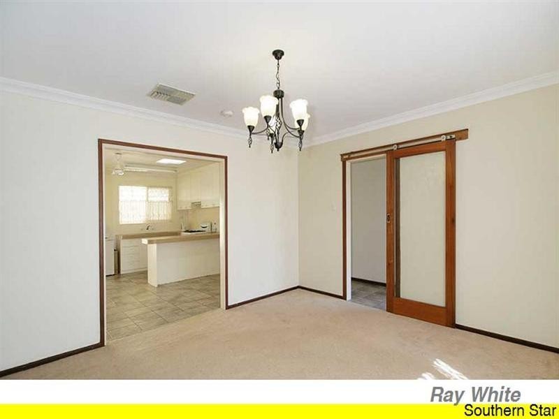 18 Banksia Road, Camillo WA 6111