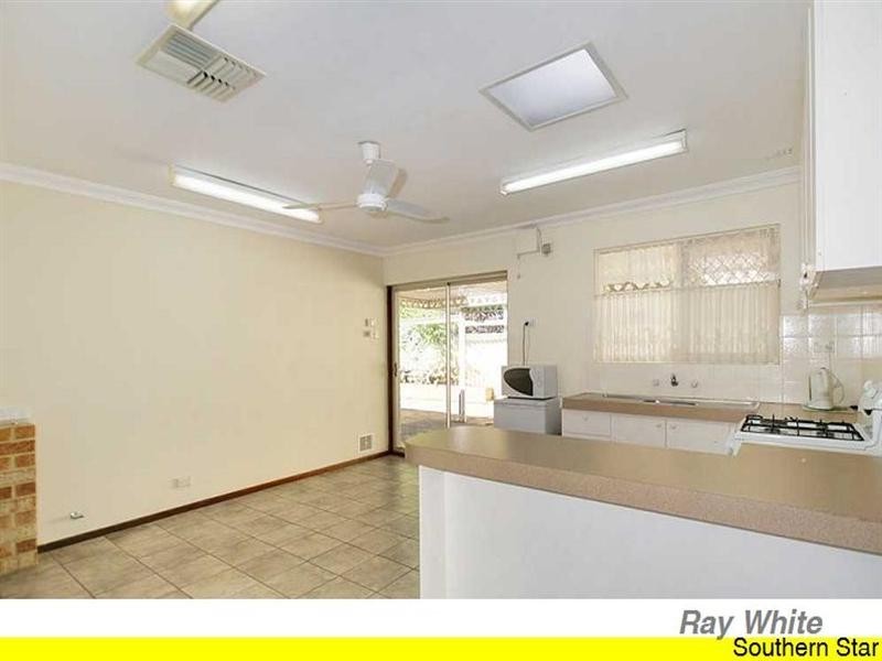 18 Banksia Road, Camillo WA 6111