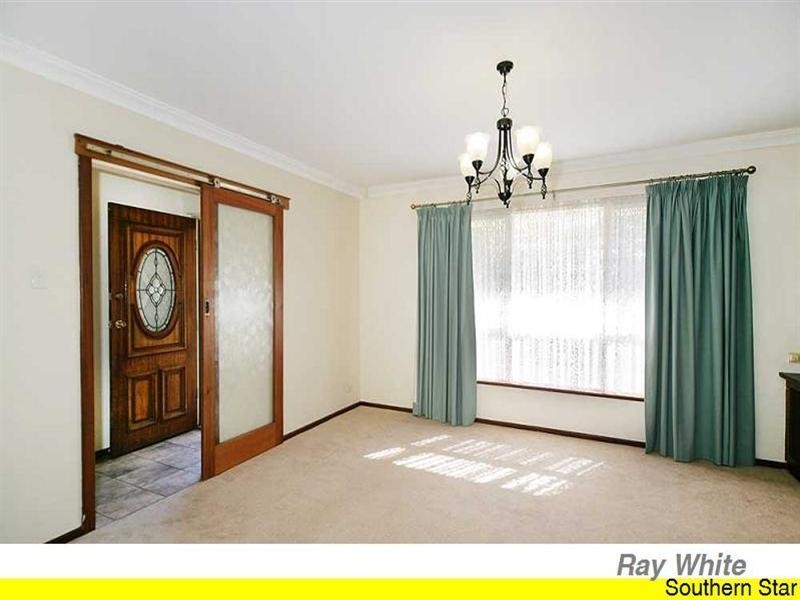 18 Banksia Road, Camillo WA 6111