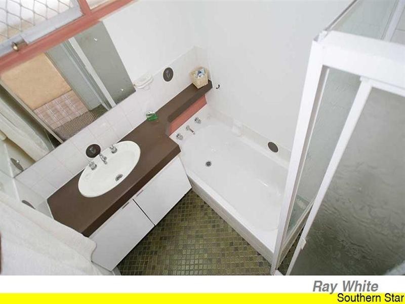 18 Banksia Road, Camillo WA 6111