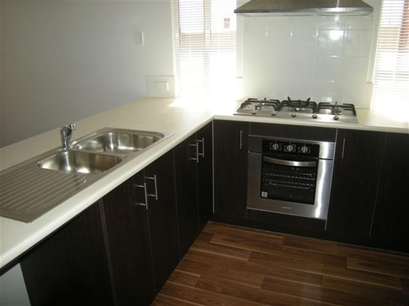 72 Chiltern Avenue, Brookdale WA 6112