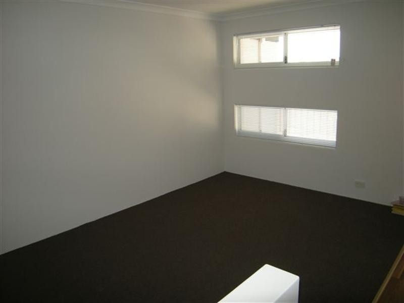 72 Chiltern Avenue, Brookdale WA 6112