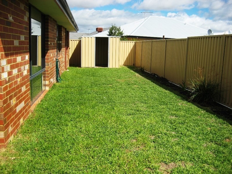 21 Ballawarra Avenue, Byford WA 6122