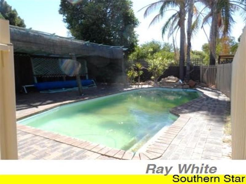 10 Cowra Court, Armadale WA 6112