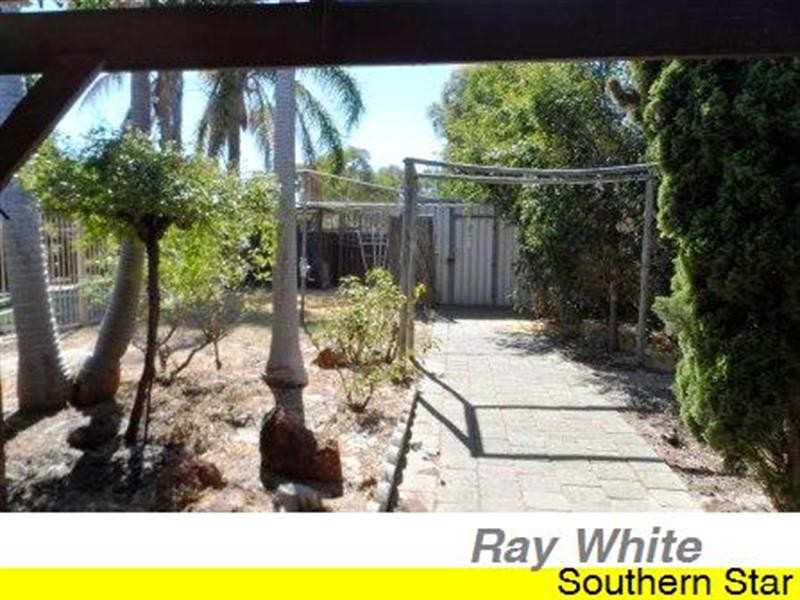 10 Cowra Court, Armadale WA 6112