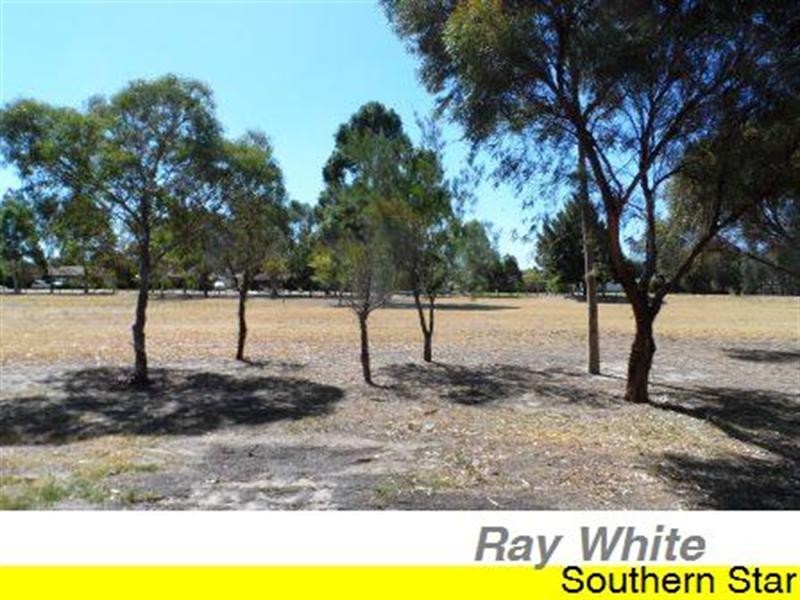 10 Cowra Court, Armadale WA 6112