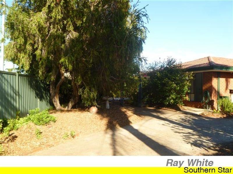 6 Cowra Court, Armadale WA 6112