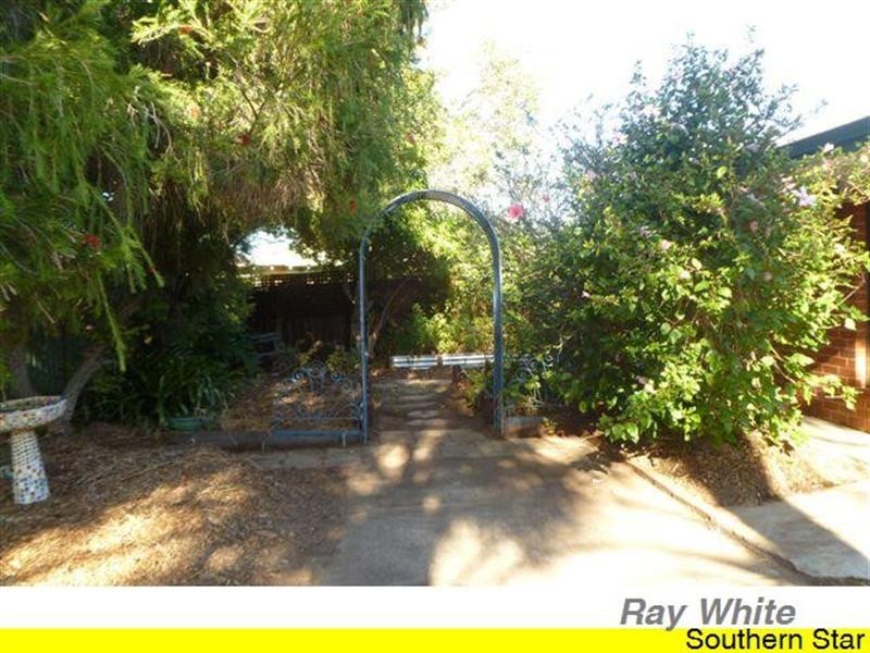 6 Cowra Court, Armadale WA 6112