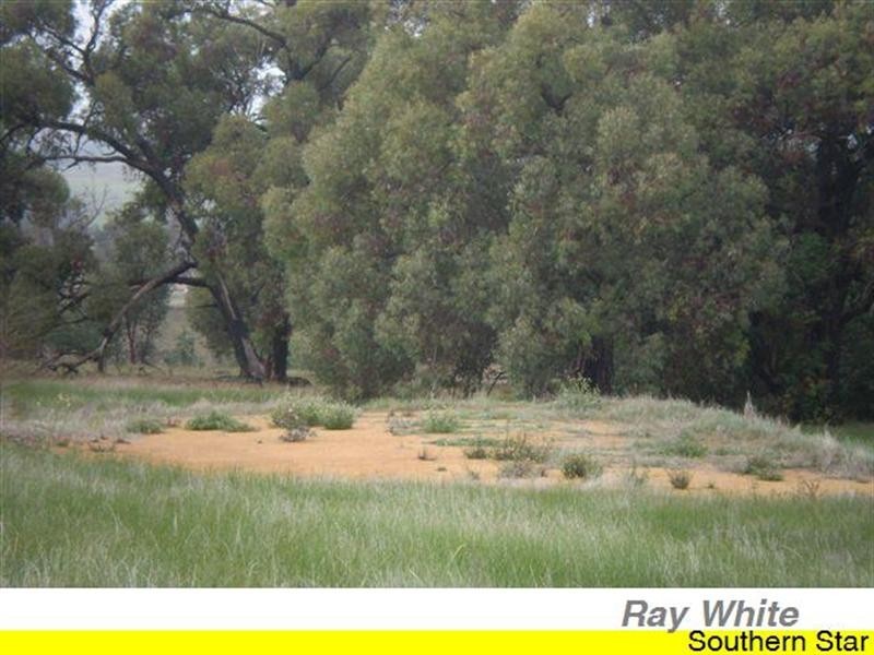 18 Mellows Road, Wandering WA 6308