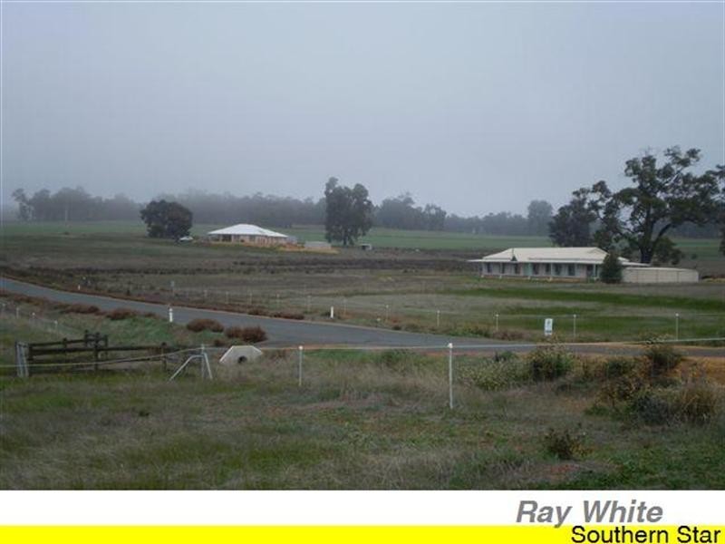 18 Mellows Road, Wandering WA 6308