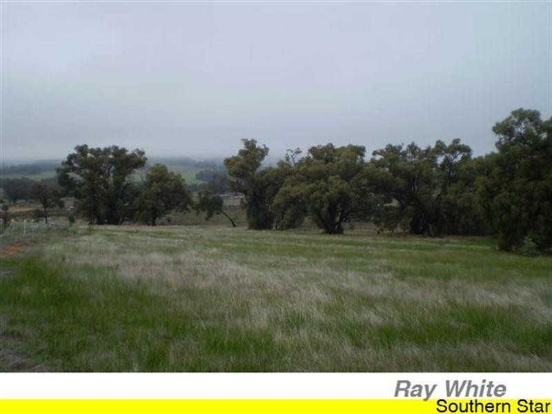 18 Mellows Road, Wandering WA 6308