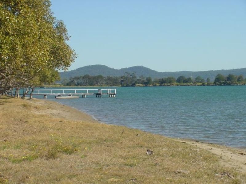 417 School Road, Palmers Island NSW 2463