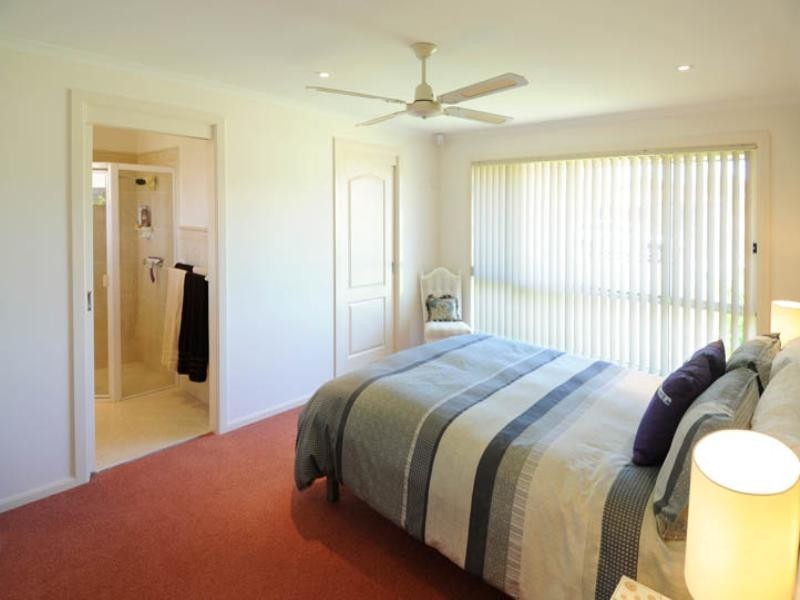 17 Bayview Drive, Yamba NSW 2464