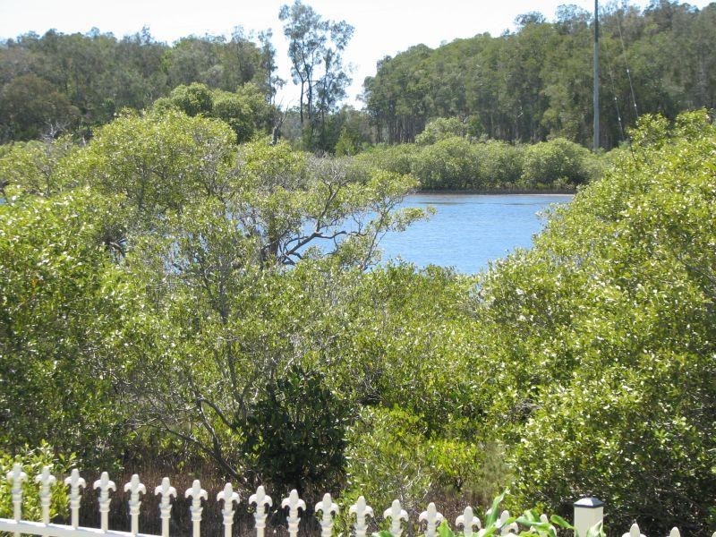 8 Bayview Drive, Yamba NSW 2464