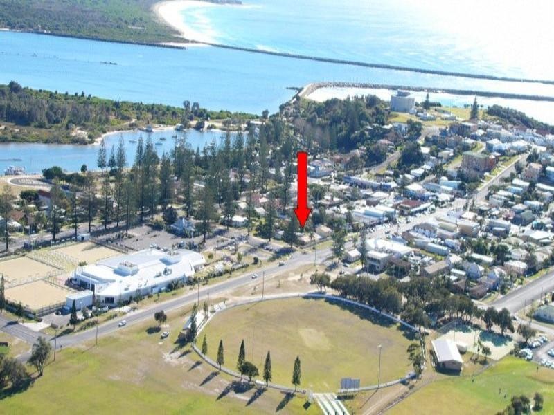 4 River Street, Yamba NSW 2464