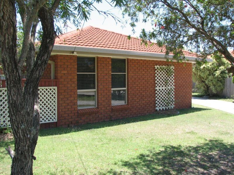 1/20 Ballanda Crescent, Iluka NSW 2466