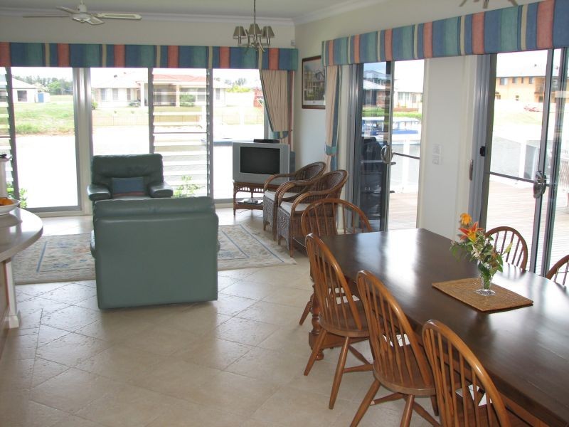 21 Barellan Avenue, Yamba NSW 2464