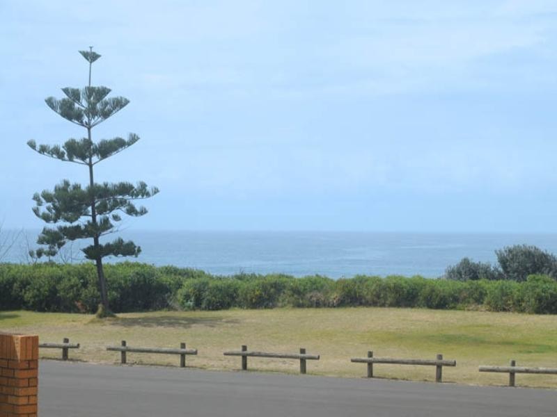 4/12 Pacific Parade, Yamba NSW 2464