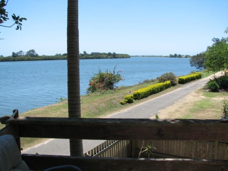 10 River Street, Palmers Island NSW 2463