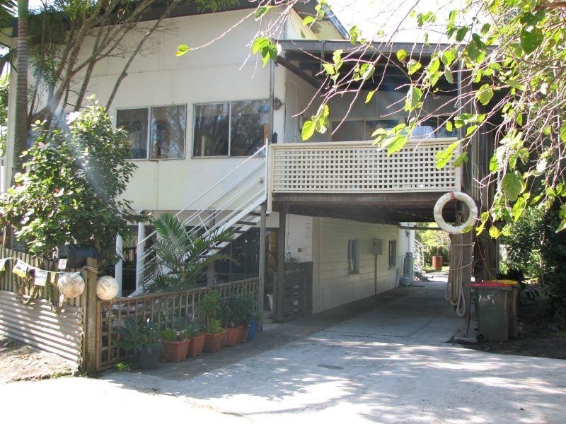 10 River Street, Palmers Island NSW 2463
