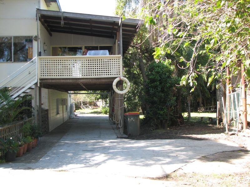 10 River Street, Palmers Island NSW 2463