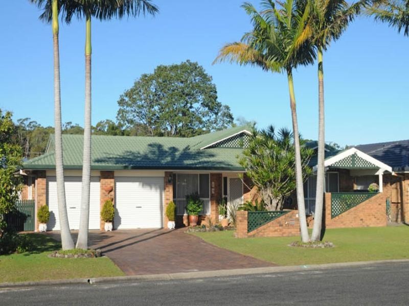 6 Admiralty Court, Yamba NSW 2464