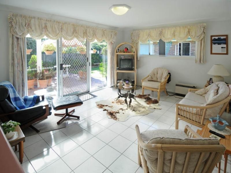 6 Admiralty Court, Yamba NSW 2464