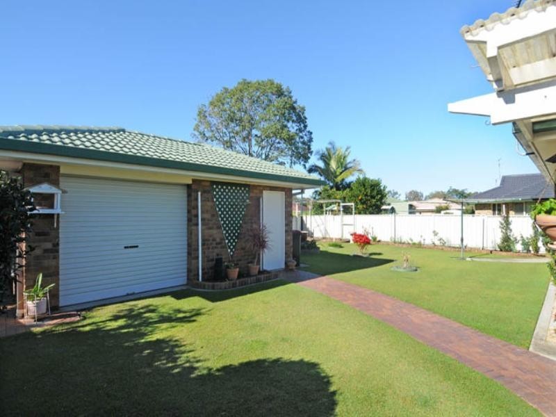 6 Admiralty Court, Yamba NSW 2464