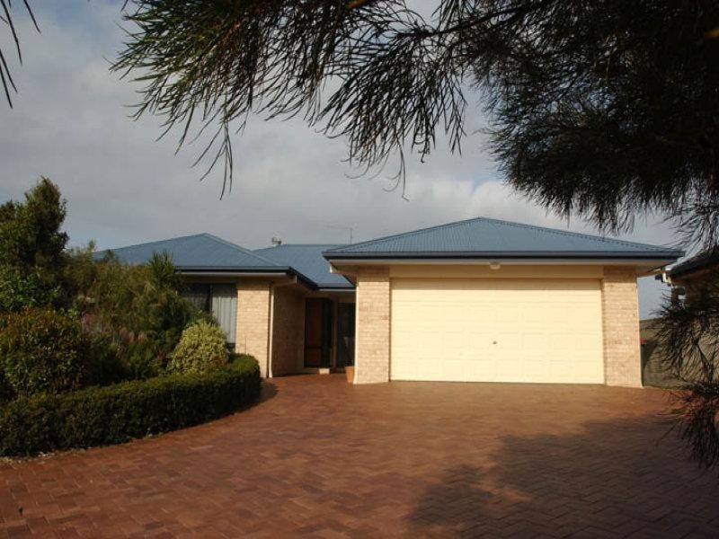 14 Edgewater Close, Yamba NSW 2464