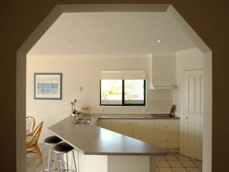 14 Edgewater Close, Yamba NSW 2464