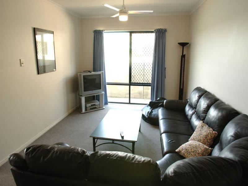 14 Edgewater Close, Yamba NSW 2464