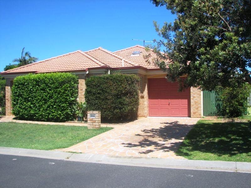 2 Bluewater Court, Yamba NSW 2464