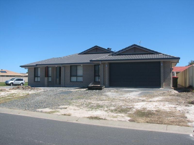 2 Buccaneers Court, Yamba NSW 2464