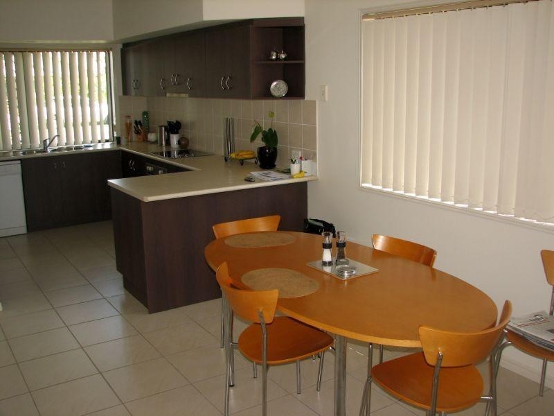 2/4 Witonga Drive, Yamba NSW 2464