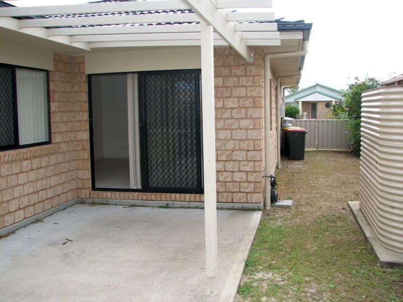 2/4 Witonga Drive, Yamba NSW 2464