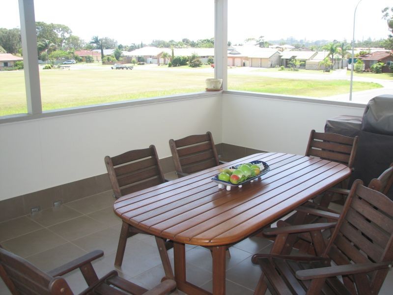 4 William Avenue, Yamba NSW 2464