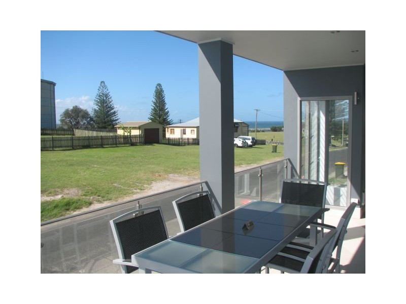 6 Clarence Street, Yamba NSW 2464