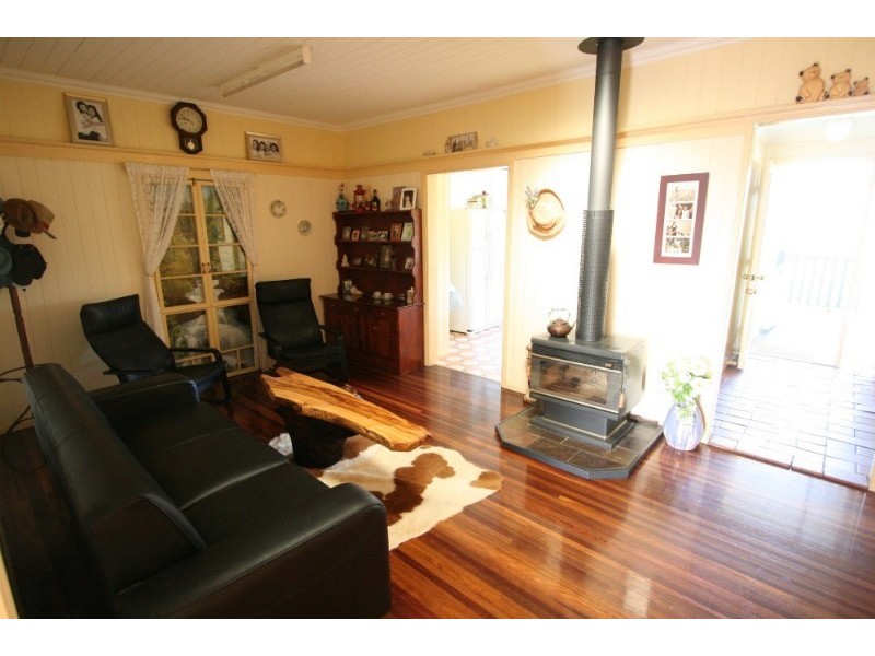 16 Moore Street, Victoria Point QLD 4165