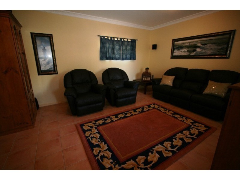 16 Moore Street, Victoria Point QLD 4165