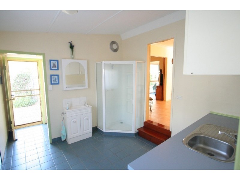 16 Moore Street, Victoria Point QLD 4165