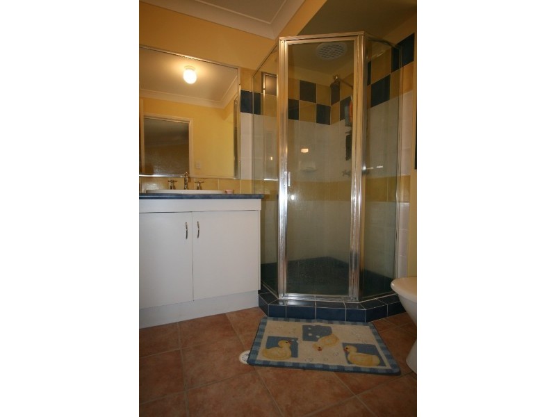 16 Alarna Street, Victoria Point QLD 4165