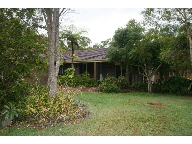 2 Chestnut Crescent, Victoria Point QLD 4165