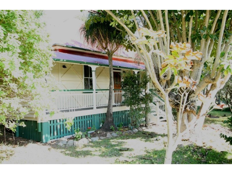 1 Collins Street, Redland Bay QLD 4165