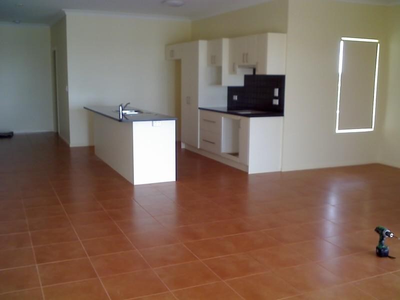 2/14 Irwin Road, Redland Bay QLD 4165