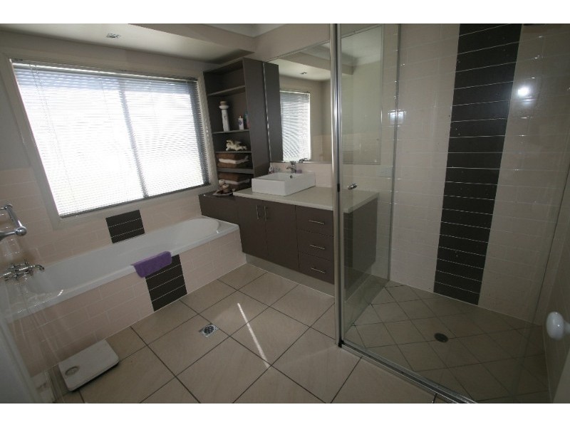 7 Carnoustie Court, Victoria Point QLD 4165